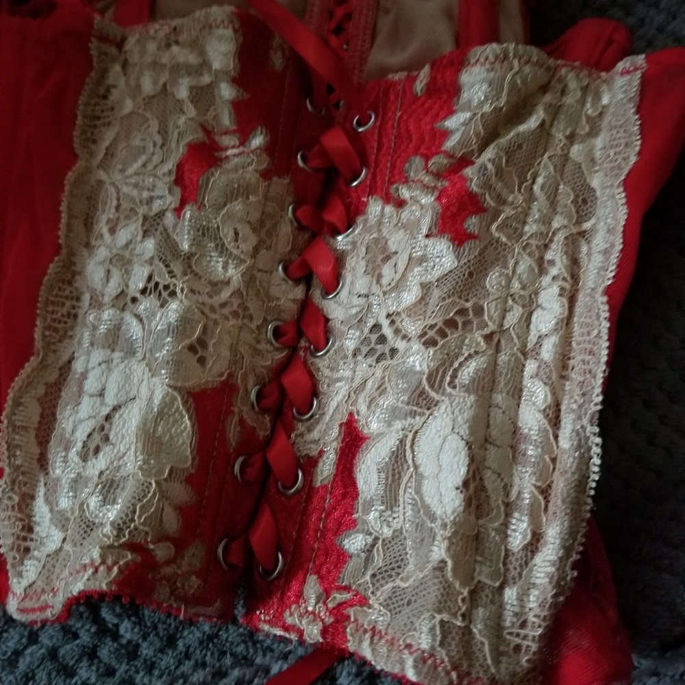 Stunning lace garter belt